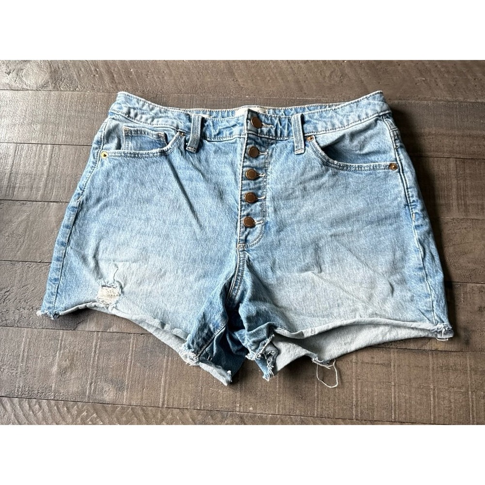 Universal Thread Women's Denim Blue Vintage midi Jean‎ shorts size 8/29R